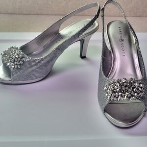 BRAND NEW Karen Scott Breena Pewter Slingback High Heel size 7M
